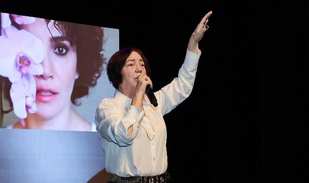 Nazan &Ouml;ncel 'Yarınsız Yarın' ile K&uuml;&ccedil;&uuml;k&ccedil;ekmeceli Kadınlarla Buluştu