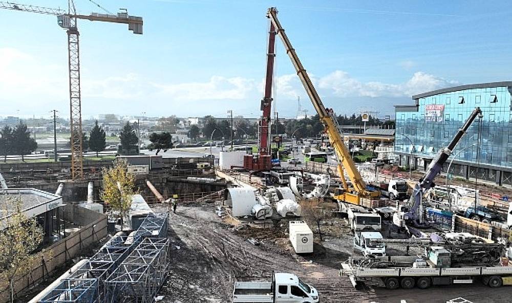 K&ouml;rfezray'da 5 TBM hedefe doğru ilerliyor