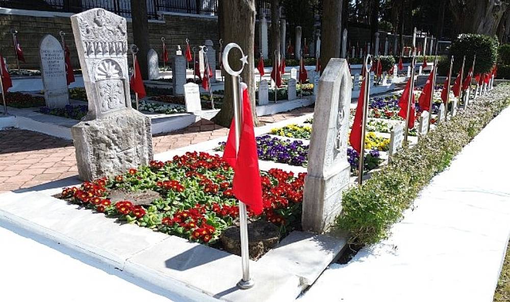 B&uuml;y&uuml;kşehir'den şehitliklerde titiz &ccedil;alışma