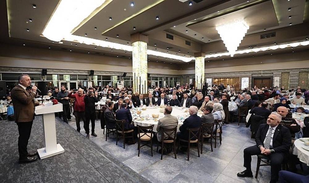 B&uuml;y&uuml;kakın: &ldquo;Ramazan'ın bereketini g&ouml;n&uuml;l sofralarında paylaşıyoruz"