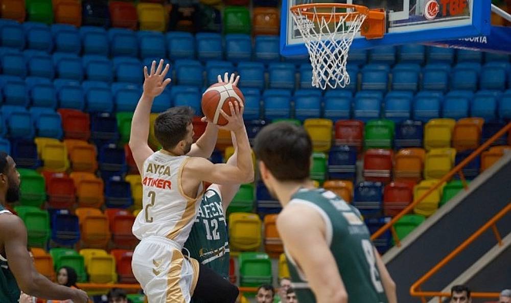 B&uuml;y&uuml;kşehir Taraftarı &Ouml;n&uuml;nde Farka Koştu