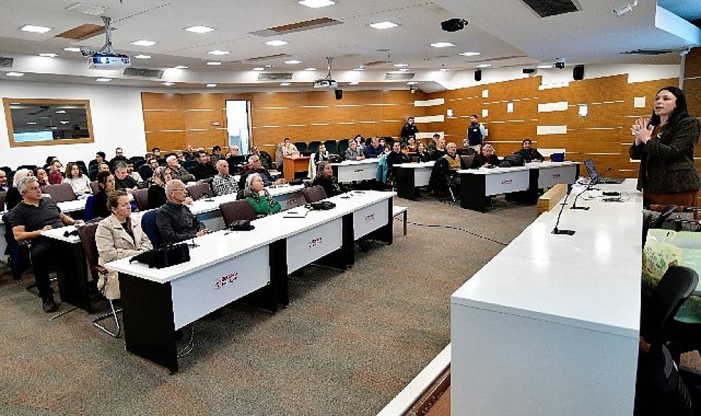 Bornova'da toprağın geleceği konuşuldu