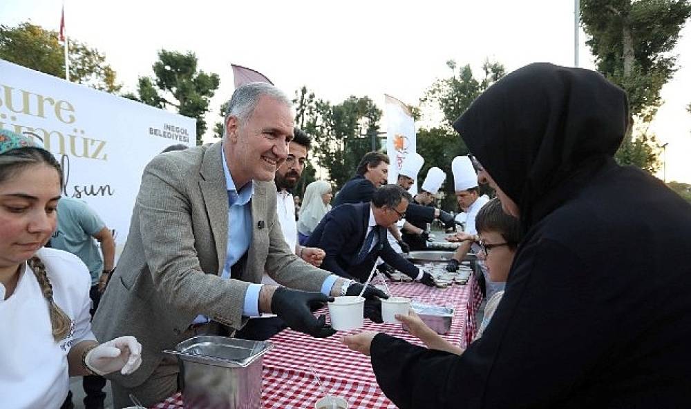 İnegöl'de Aşure Bereketi Yaşandı