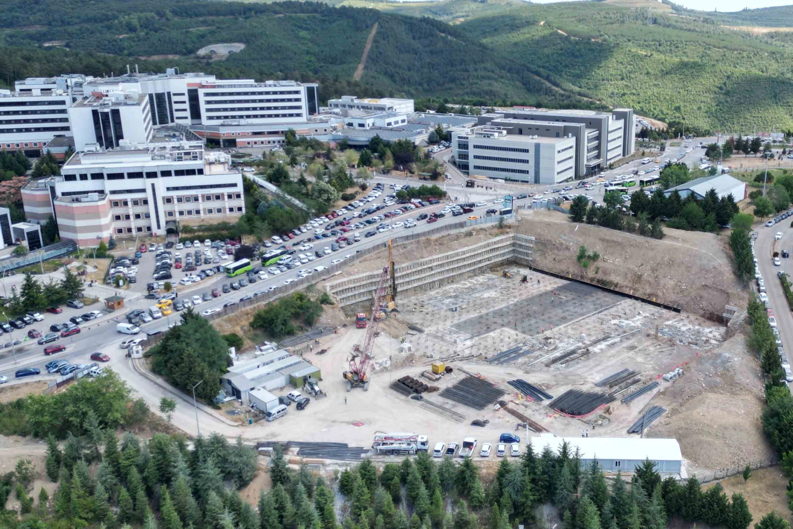 Umuttepe Camii ve Otopark Projesi Yükseliyor