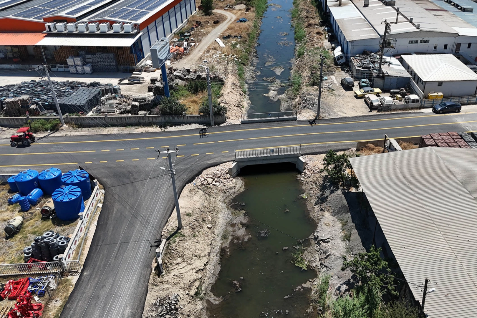 Sakarya'da 6 Mahalleye Ulaşım Sağlayan Menfez Yenilendi