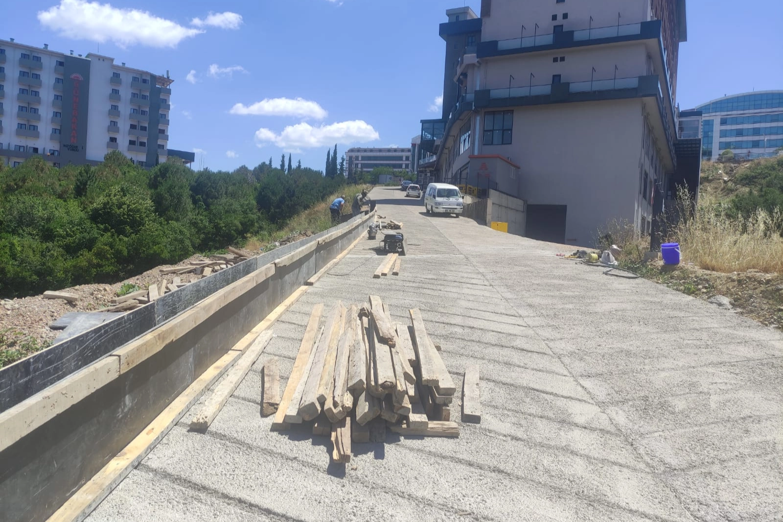Kabaoğlu Mahallesi'nde Parapet Çalışması Başladı
