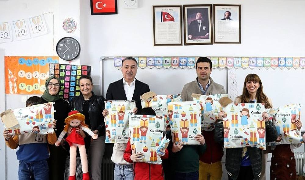 &Ccedil;ankaya Belediyesi'nden Karataşlı &Ccedil;ocuklara Bayram Hediyesi