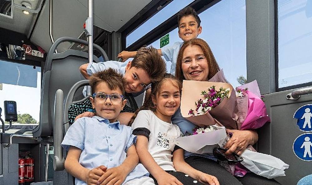 Zerrin Kaptan'a d&ouml;rd&uuml;zlerinden s&uuml;rpriz