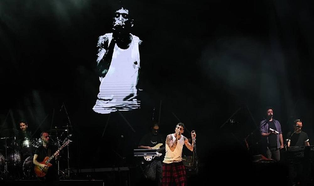 Bursa Kahve Festivali'nin İkinci G&uuml;n&uuml;nde Can Bonomo R&uuml;zgarı Esti
