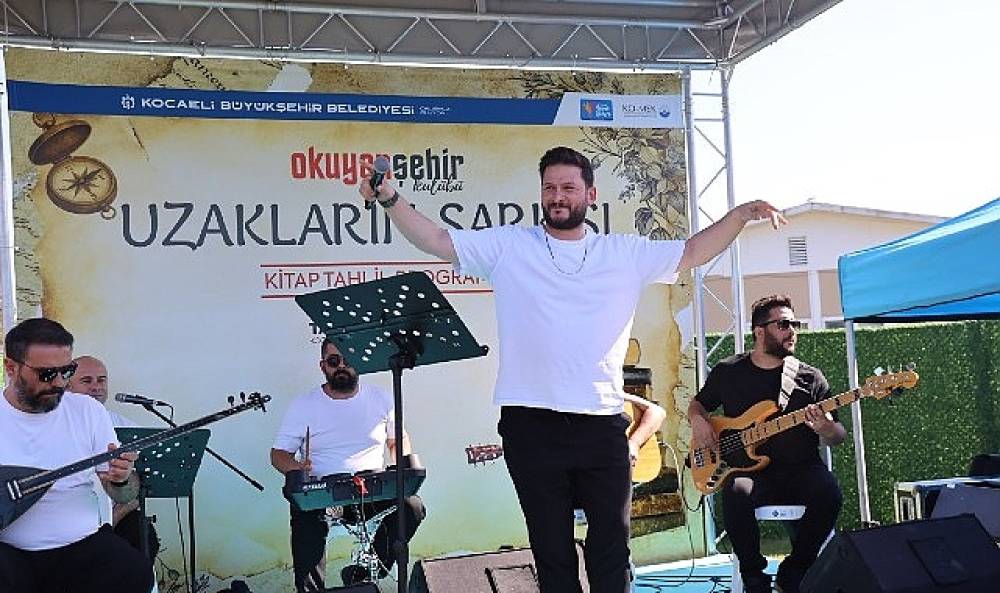 Okuyan Şehir'de kitabın g&uuml;c&uuml; herkesi b&uuml;y&uuml;l&uuml;yor