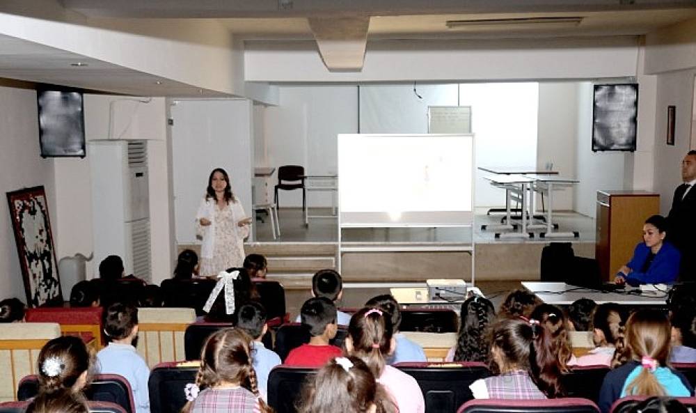 Bayraklı'da 14 Okulda 2 Bin 200 &Ouml;ğrenciye Hijyen Eğitimi