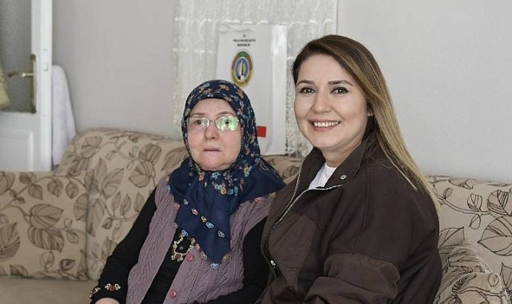 Malkara Belediye Başkanı Nergiz Karaağa&ccedil;lı &Ouml;zt&uuml;rk'ten Anneler G&uuml;n&uuml;'nde G&ouml;n&uuml;llere Dokunan Buluşmalar