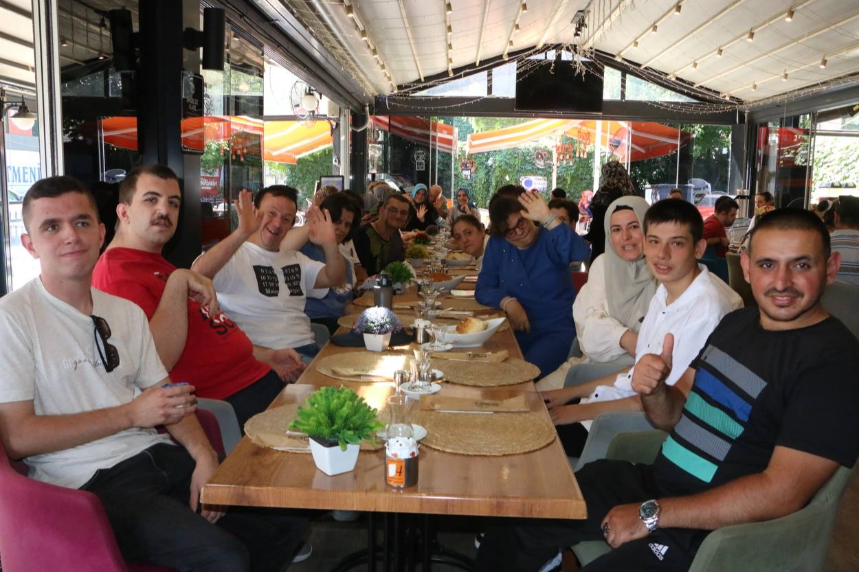 Özel Gereksinimli Bireyler İçin Renkli Yaz Atölyeleri Devam Ediyor