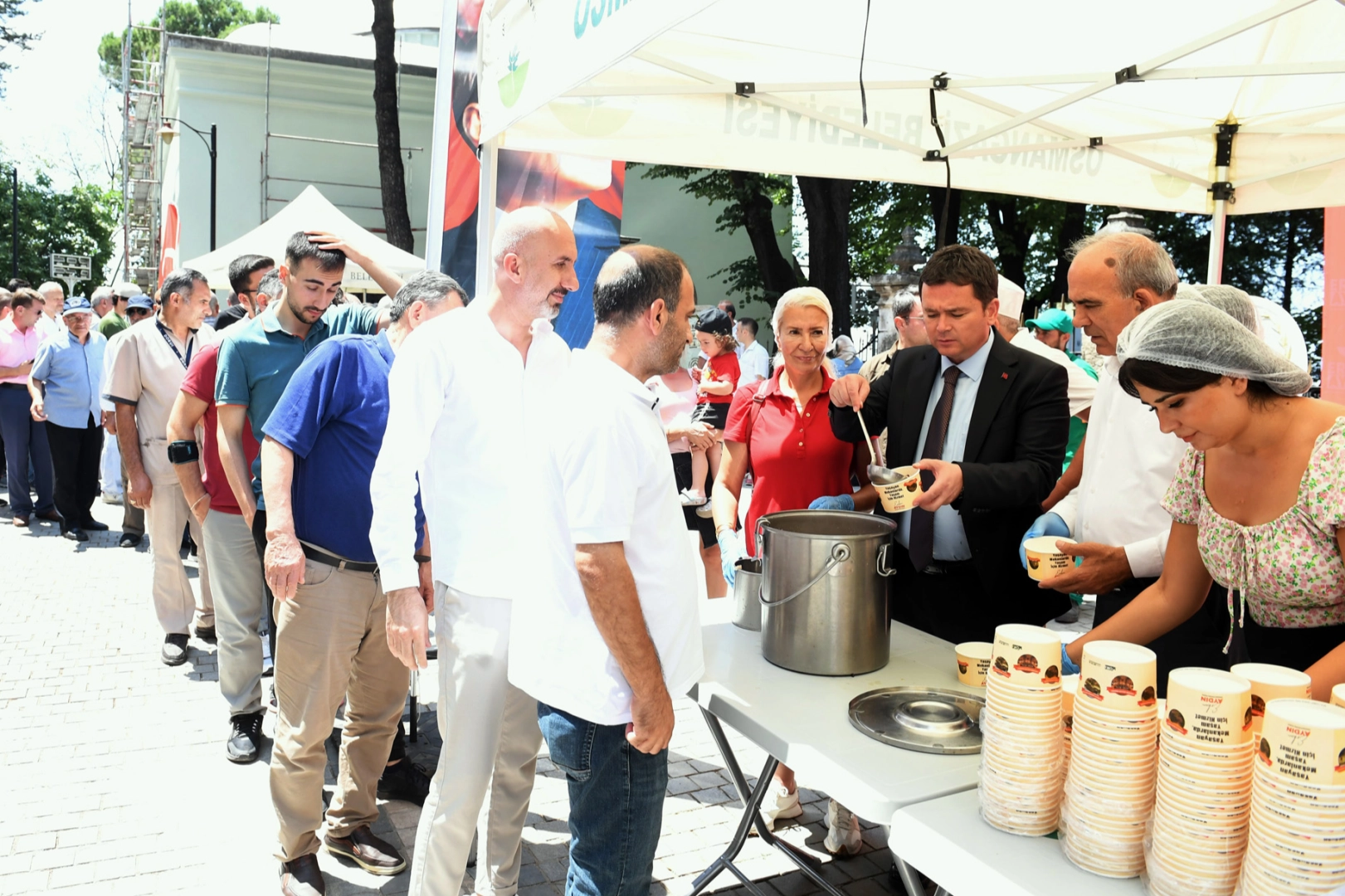 Bursa'da Aşure Dağıtımı ve Anma Töreni Gerçekleşti