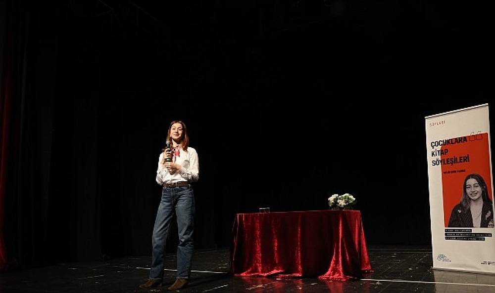 Nil&uuml;ferli &ouml;ğrenciler yazar Melis Sena Yılmaz ile buluştu