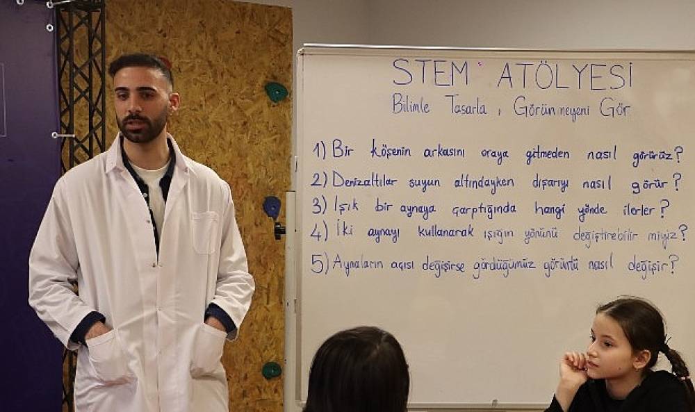 Maltepe'de Kız &Ccedil;ocukları STEM At&ouml;lyesinde Buluştu