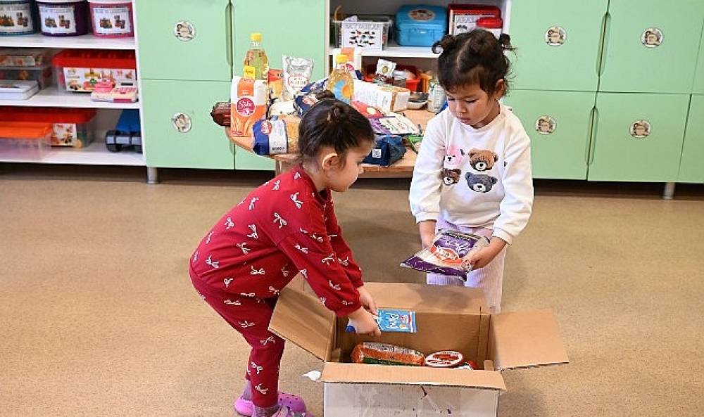 Minik y&uuml;reklerden ihtiya&ccedil; sahiplerine ramazan kolisi 