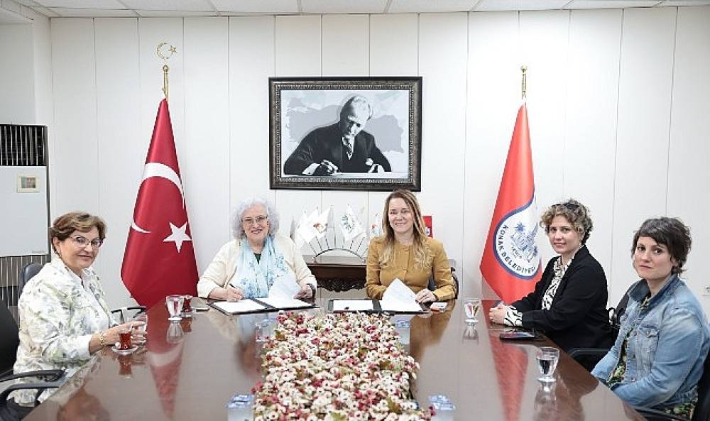 Konak'ta eşit yaşam i&ccedil;in iş birliği: &ldquo;M&uuml;cadeleyi birlikte b&uuml;y&uuml;teceğiz"