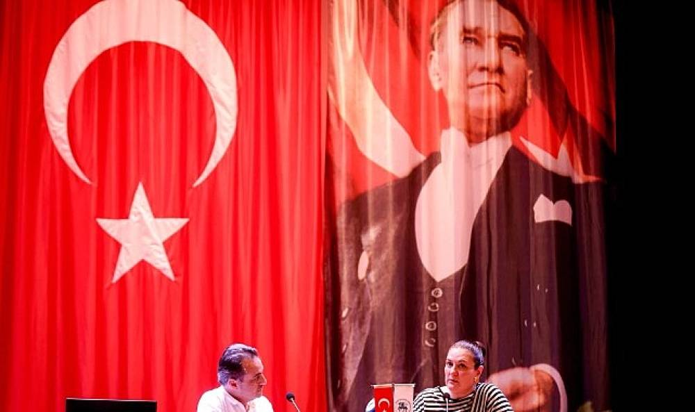 DE&Uuml; Talks'un 4. Konuğu Tuna Ortaylı Oldu
