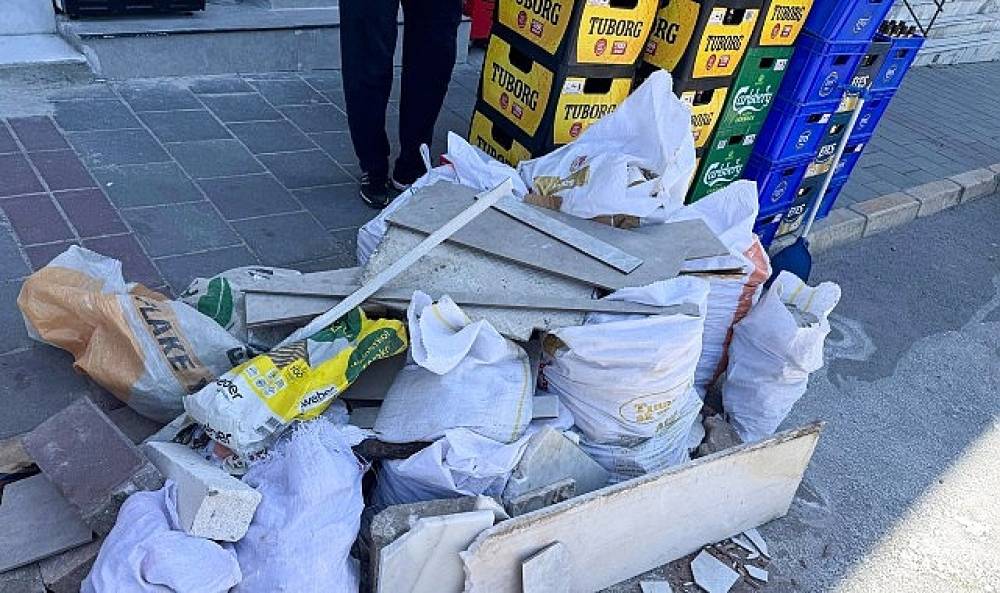 &Ccedil;iğli'de Ka&ccedil;ak Moloz D&ouml;k&uuml;m&uuml;ne Ge&ccedil;it Yok