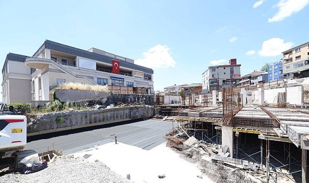 Başkan B&uuml;y&uuml;kakın, Kent Meydanı projesini inceledi