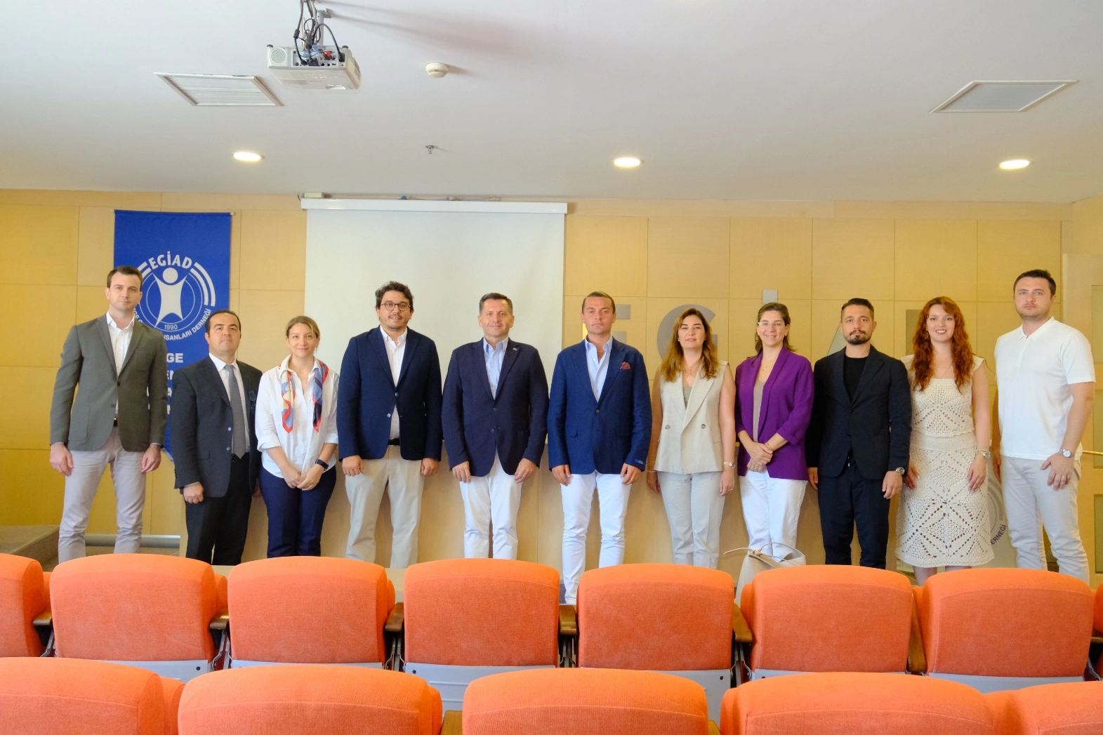 İhracat ve Yatırım İçin Stratejik İş Birliği