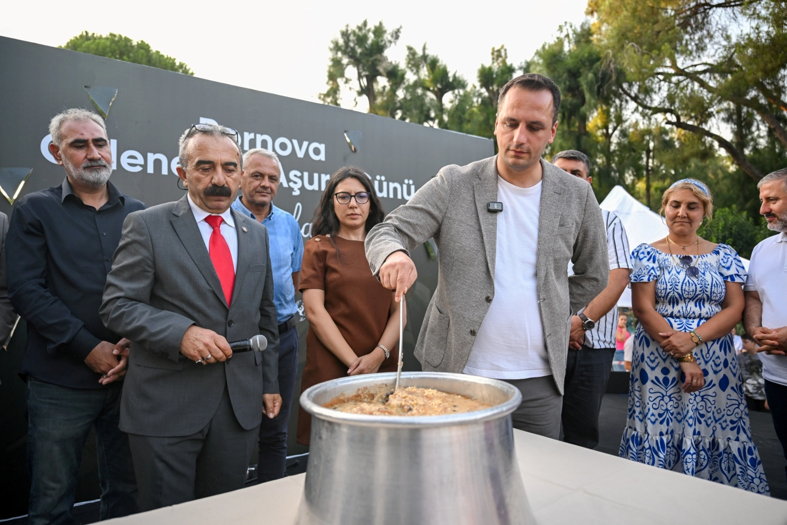 Bornova'da Barış ve Adalet ile Aşure Günü