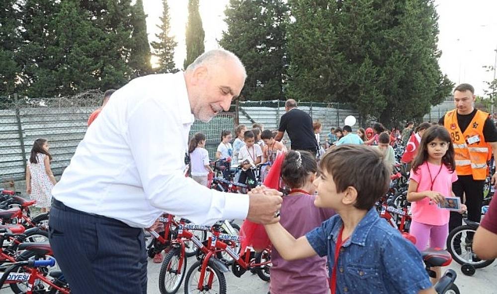 Başkan Sandık&ccedil;ı'dan Davet: T&uuml;m &Ccedil;ocuklar Hediyelerine Kavuşuyor 