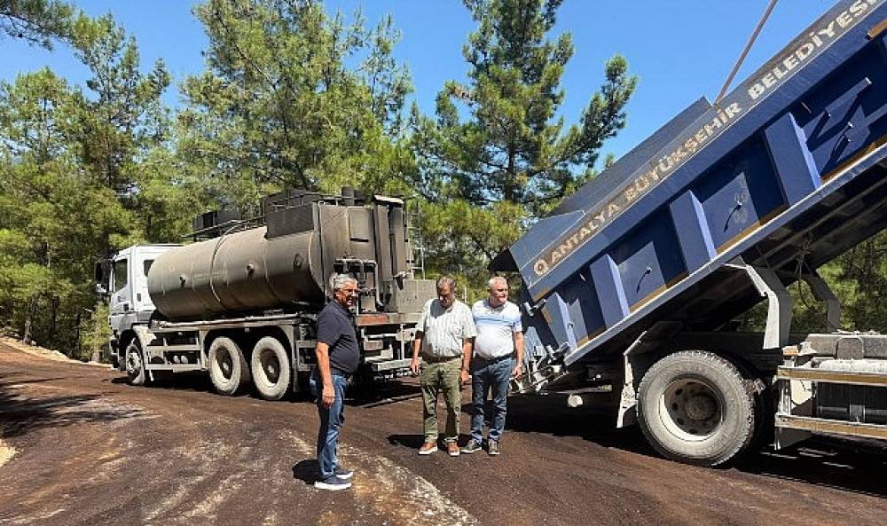 Başkan Topaloğlu, yayla yollarındaki asfalt &ccedil;alışmalarını inceledi