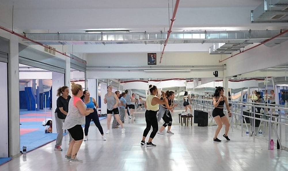 Bayraklı'da Kış Spor Kurslarına Yoğun İlgi