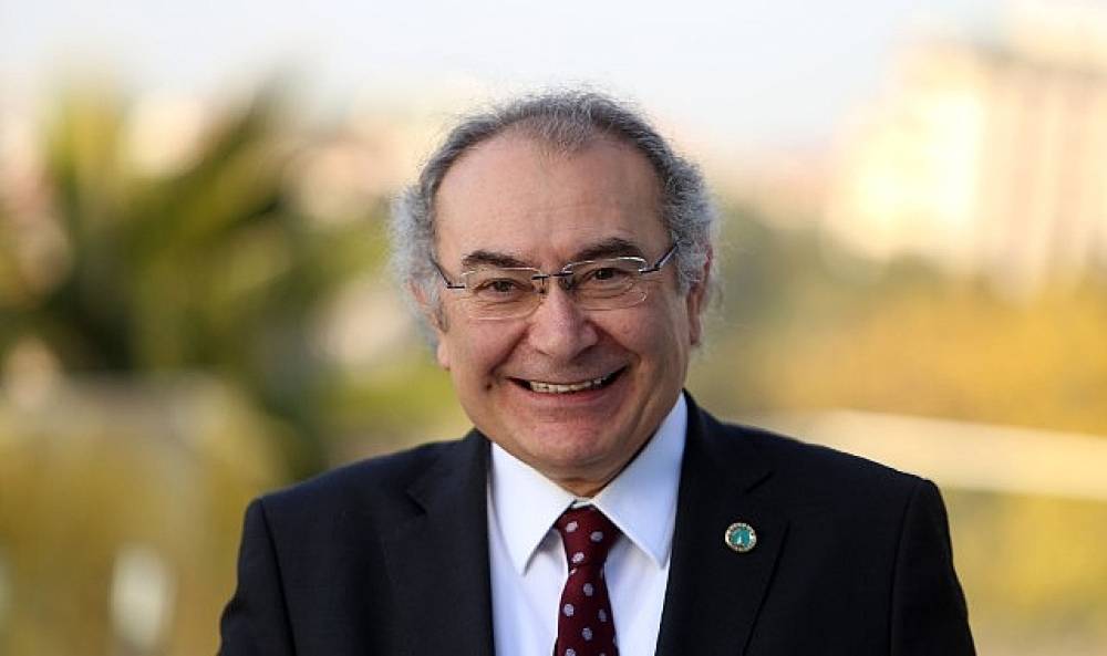 Prof. Dr. Nevzat Tarhan:  “Ailedeki yangını iyilik söndürecek