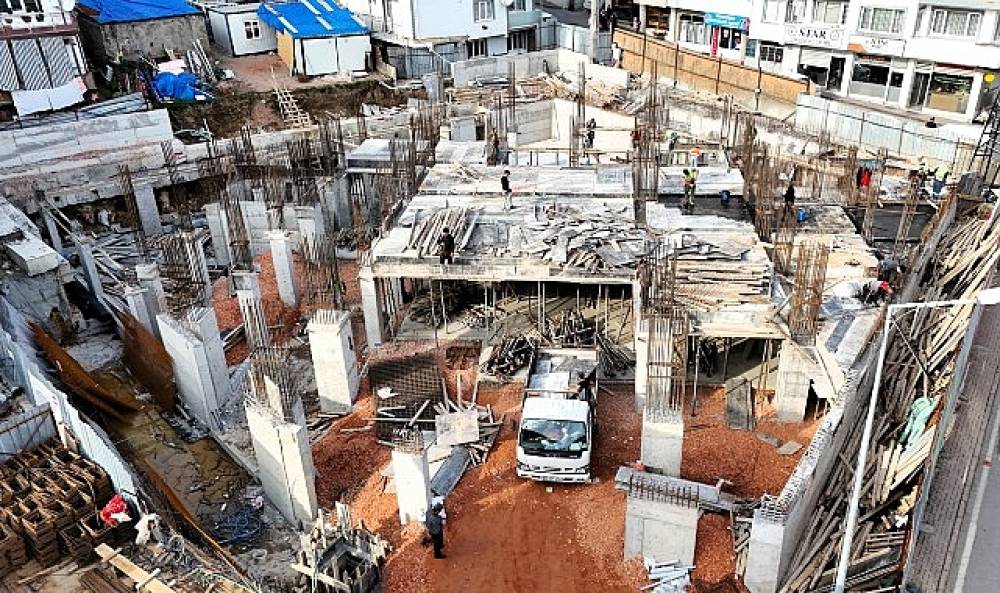 Yeni Kuru&ccedil;eşme Merkez Camii hızla y&uuml;kseliyor