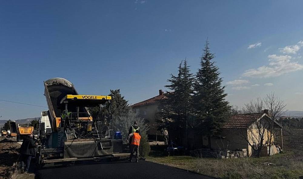 Fatih Mahallesi'nde Asfalt &Ccedil;alışmaları S&uuml;r&uuml;yor