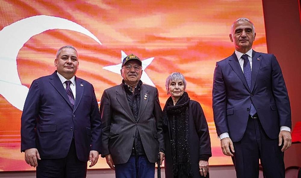 Başkan &Ouml;zarslan, İstiklal Marşı'nın Kabul&uuml;n&uuml;n 105. Yıl D&ouml;n&uuml;m&uuml; Programına Katıldı