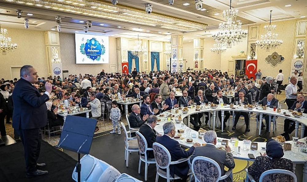 Başkan &Ouml;zarslan Vakıf Dostlarıyla İftar Sofrasında Buluştu