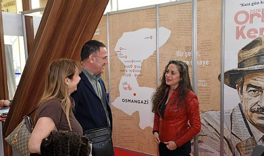 Nil&uuml;fer A&ccedil;ıkalın Osmangazi'de Okurlarıyla Buluştu