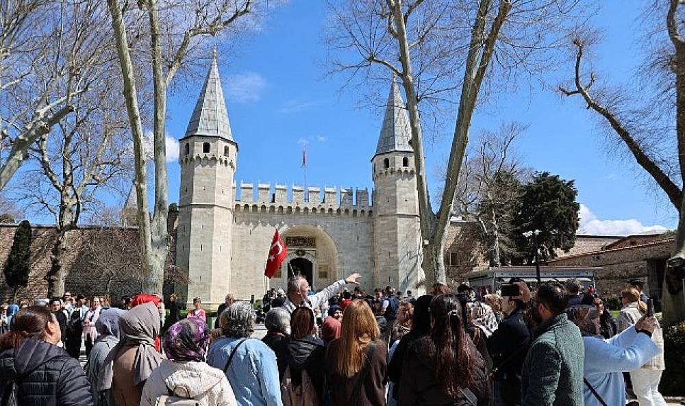 K&uuml;&ccedil;&uuml;k&ccedil;ekmece'de K&uuml;lt&uuml;r ve Sanat Gezileri Devam Ediyor