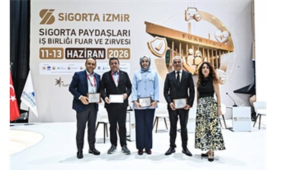 Sigorta İzmir'de geleceğin riskleri ve fırsatları masaya yatırıldı 
