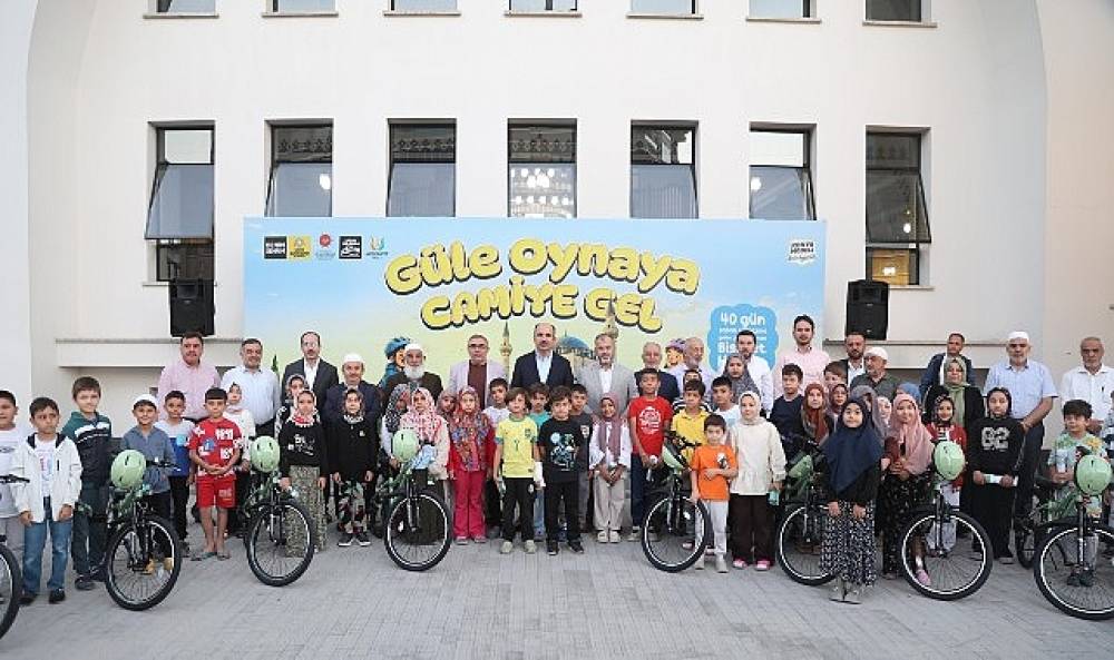 Başkan Altay &ldquo;G&uuml;le Oynaya Camiye Gel" Projesi Kapsamında &Ccedil;ocukların Sabah Namazı Coşkusuna Eşlik Etti