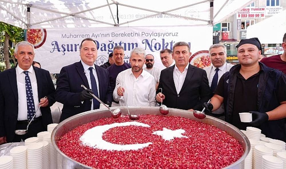 Manisa B&uuml;y&uuml;kşehir'den Muharrem Ayında 20 Bin Kişiye Aşure İkramı