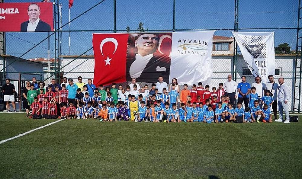 Ayvalık Belediye Başkanı Mesut Ergin: &ldquo;Sporun, dostluğun ve kardeşliğin bir arada olduğu g&uuml;zel bir turnuva olsun"