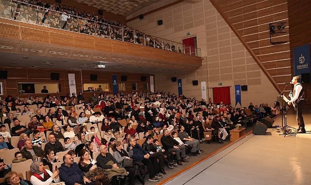 Gebze, Barış Man&ccedil;o'yu eserleriyle andı
