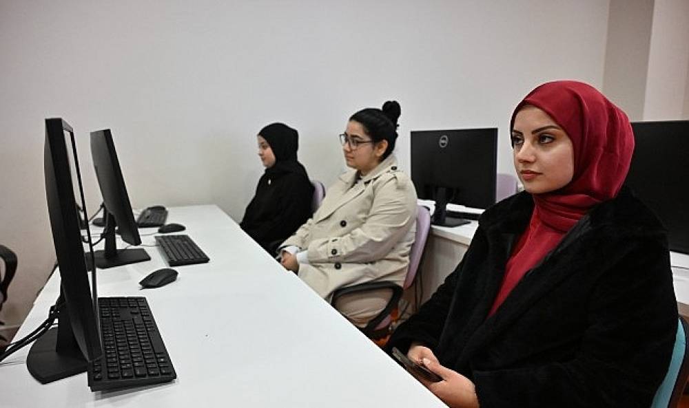  Manisa B&uuml;y&uuml;kşehir'den Gen&ccedil;lere Dijital Gelecek Vizyonu