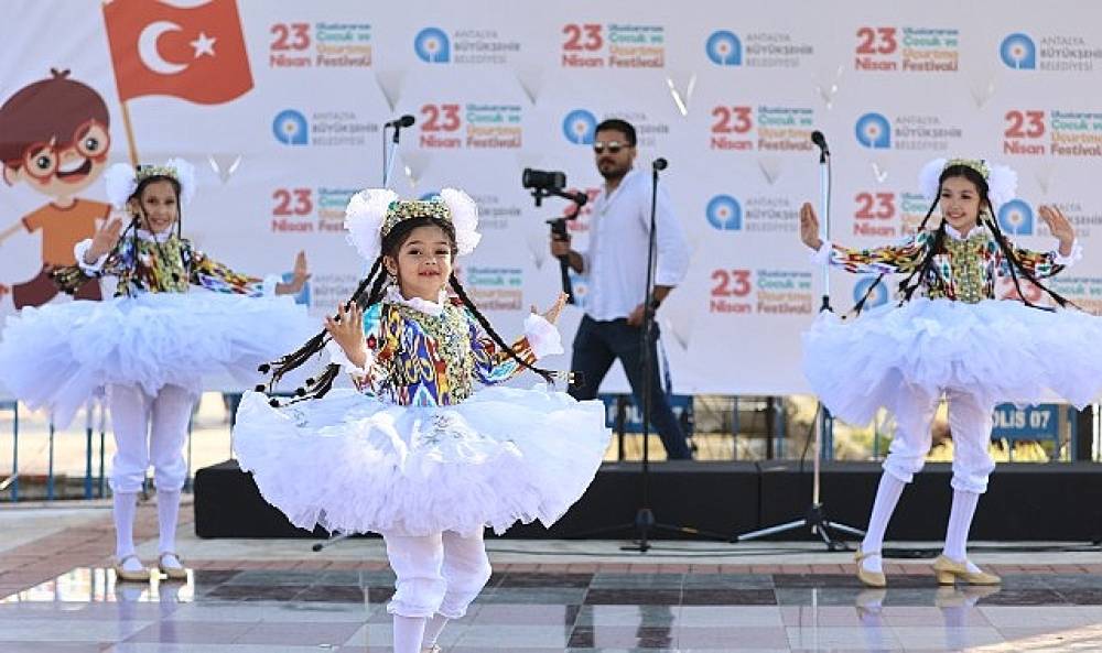  B&uuml;y&uuml;kşehir Belediyesi'nden 23 Nisan'a &ouml;zel coşku dolu festival