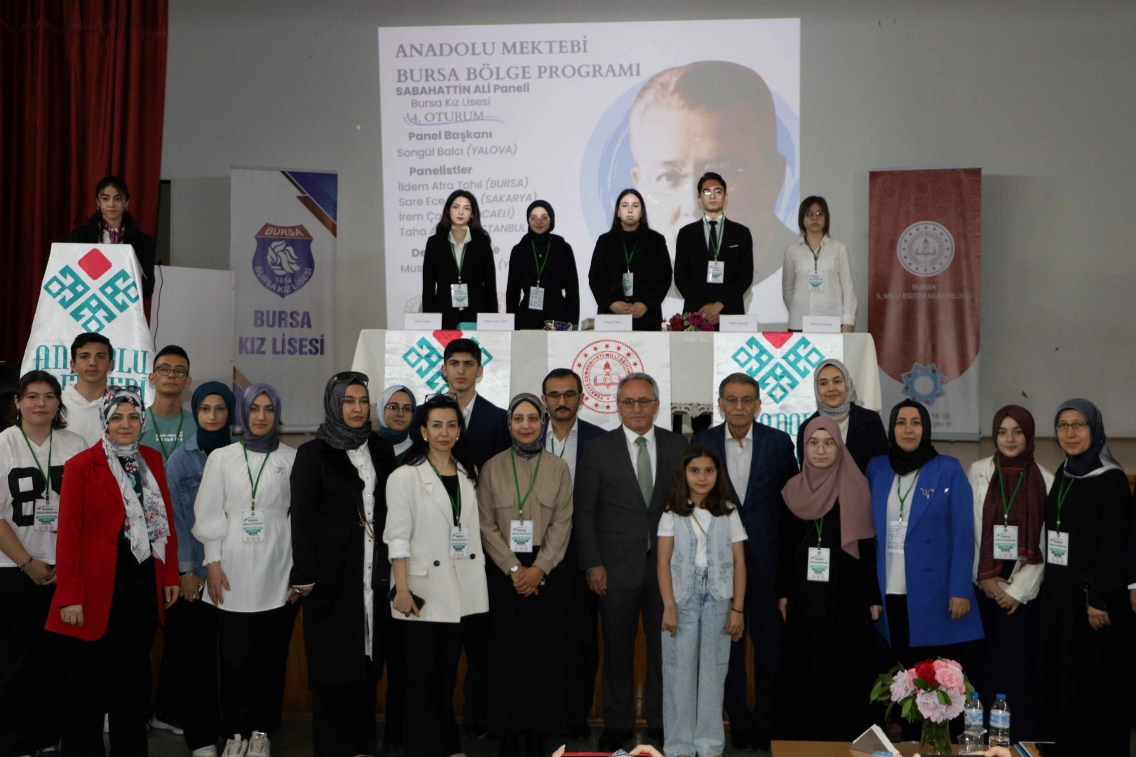 Anadolu Mektebi Yazar Okumaları Bursa Bölge Paneli Üç Günlük Edebiyat Şölenine Sahne Oldu