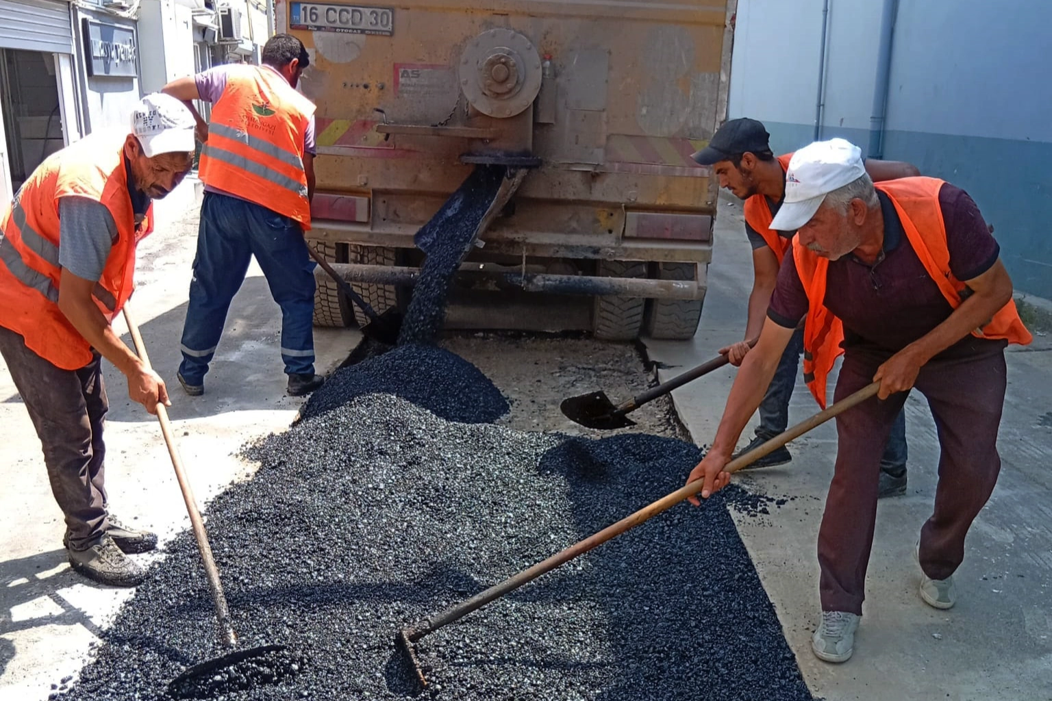 Osmangazi'de Yollar Yenileniyor