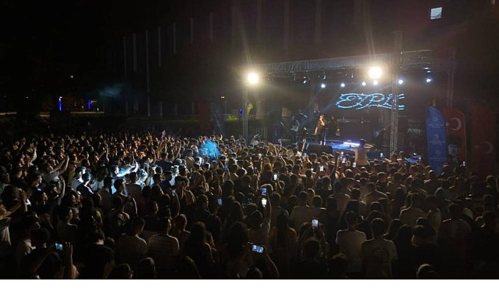 Başkan &Ccedil;er&ccedil;ioğlu'ndan Mimar Sinan Parkı'nda M&uuml;zik Dolu Yaz Akşamı