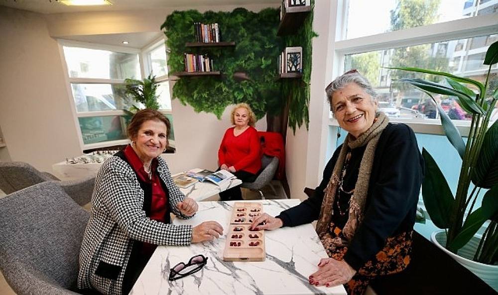 Karşıyaka'nın &ccedil;ınarları 'Emekli Yaka'da buluşuyor