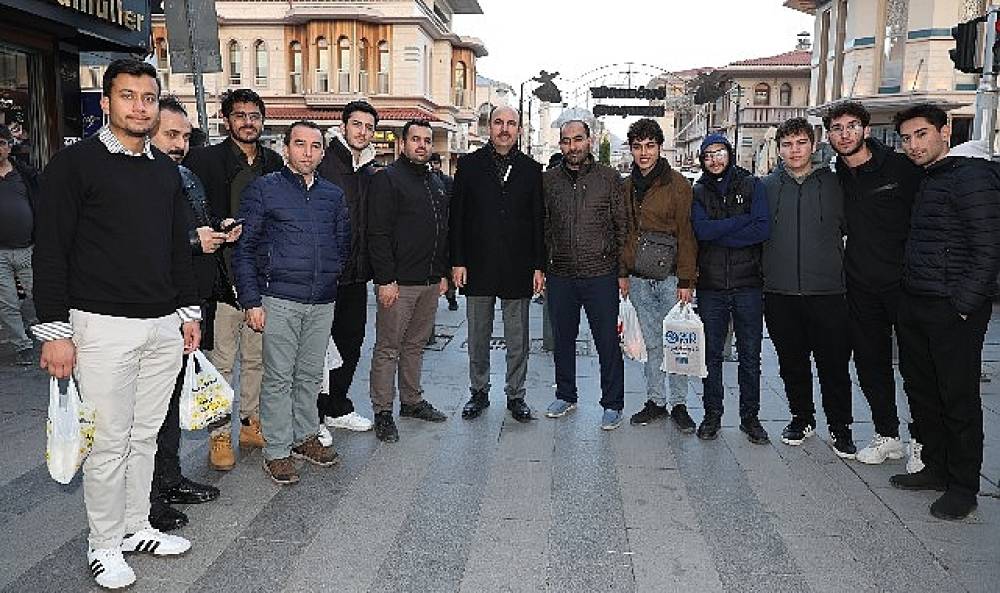 Başkan Altay, Şeb-i Arus Etkinlikleri İ&ccedil;in Konya'ya Gelen Misafirlerle ve Esnafla Buluştu
