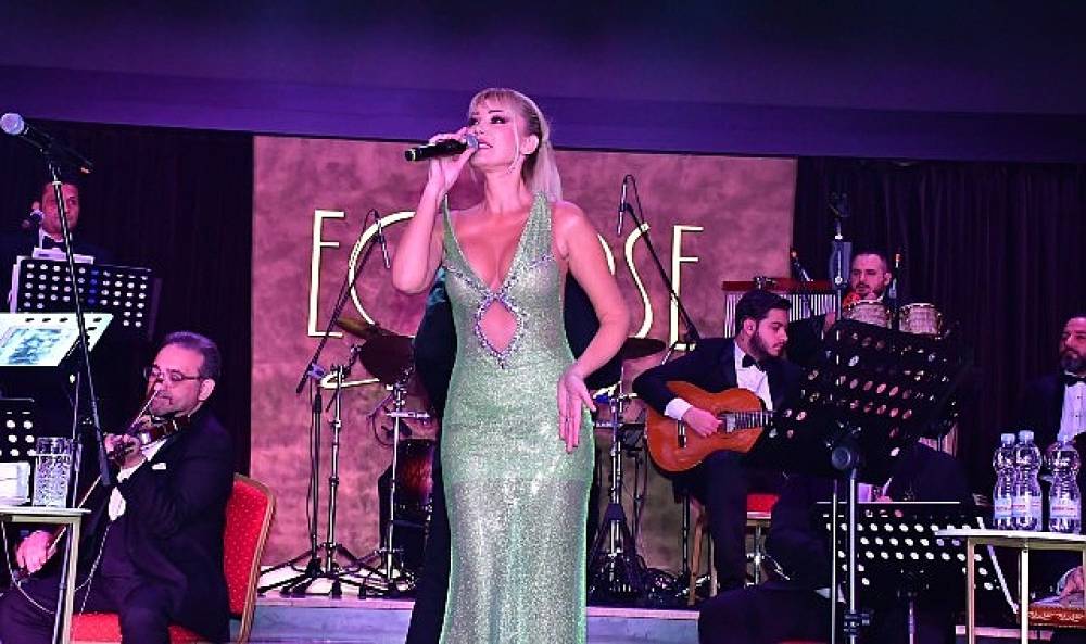 Petek Din&ccedil;&ouml;z Batum'u Salladı: 14 Şubat'ın En Şık Kadını Benim!